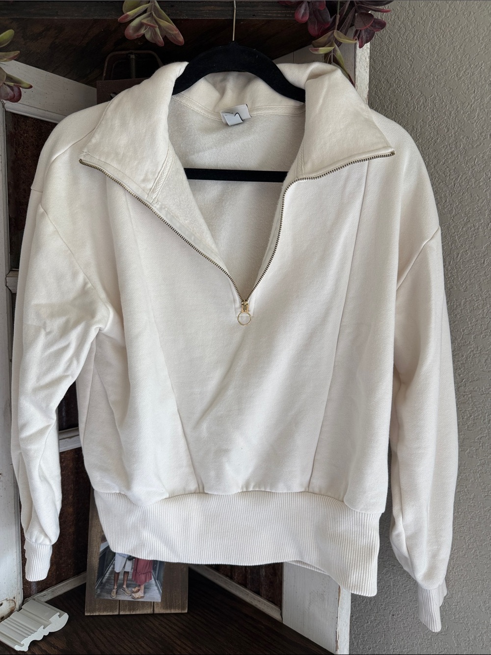 a new day White Crewneck Sweatshirt - Women's M
